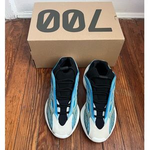 Size 7- Adidas Yeezy 700 V3 Arzare Pre-Owned With Box 100% Authentic.